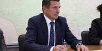 Глава Кольского округа Александр Лихолат провёл личный приём граждан вместе с сенатором РФ Ларисой Кругловой. - Кольский район