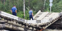 Часть моста обрушилась в Чемальском районе на Алтае - Baikal24.Ru
