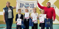 С нового учебного года в 20 школах Волховского района появятся тренажёры для прыжков через резинку - Комитет общественных коммуникаций