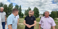 Михаил Ведерников оценил результат работ по благоустройству территории в Дедовичах - InformPskov.Ru