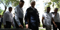 Глава Магнитогорска Сергей Бердников проверил ход ремонтных работ в сквере имени М.Ю. Лермонтова - Магсити74