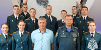 В Кузбассе состоялось пополнение кадрового состава МЧС России: выпускникам вузов вручили служебные удостоверения - МЧС России