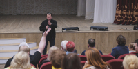 По итогам рабочей поездки в Росляково: губернатор поручил провести подомовой обход и организовать выездное обслуживание в МФЦ - Министерство информационной политики