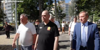 Олег Мельниченко проверил процесс  обновления общественной территории на ул. Ахунской в Заречном - Пенза-Обзор