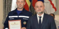 Глава Волгодонска Дмитрий Вельможко наградил горожанина за спасение утопающего - DonDay-Volgodonsk.Ru
