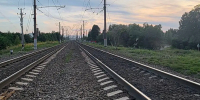 Мужчина переходил пути в неположенном месте и попал под поезд - SyasNews.Ru