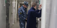Взяли под стражу в зале суда: в Красноярске вынесли приговор подростку по статье о распространении наркотиков - ИА Запад24