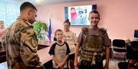 Росгвардейцы познакомили воспитанников соццентра со своей службой в рамках акции «Каникулы с Росгвардией» в Биробиджане - Росгвардия