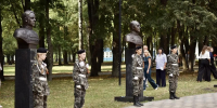 В Орле появились бюсты Сталина и Жукова - Орловский Вестник