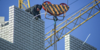 "Спрос стабильно высокий". Зарплаты алтайских строителей за год выросли на 40% - ИА Амител
