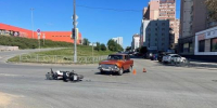 У "Космопорта" столкнулись "Москвич" и мотоцикл, пострадал человек - Волга Ньюс