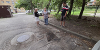 Двор будто забыли: помощник депутата выслушала жителей Ленинского проспекта - ЛДПР