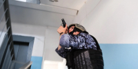В Астрахани росгвардейцы задержали ломившегося в чужую квартиру мужчину - Astrakhanpost.Ru