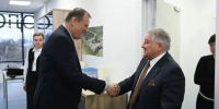 Александр Дрозденко поздравил Михаила Ковальчука с присвоением звания Героя Труда России - Online47.Ru