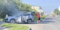 Очевидцем, который помог женщине-водителю потушить автомобиль, оказался профессионал - Газета Красноярский рабочий