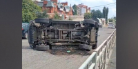 В Воронеже днем 5 августа перевернулся Mercedes Gelandewagen - РИА Воронеж