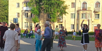 Август под ритмы молодости: в Новодвинске снова прошли «Ретро-танцы». - Город Новодвинск