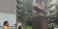 В Саранске освятили бюст Феодора Ушакова у православной гимназии - Вестник Мордовии