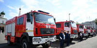 ​Михаил Евраев передал пожарно-спасательной службе региона пять новых автоцистерн - Правительство
