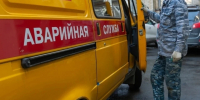 Фонтан из-под земли забил на Бердском шоссе в Новосибирске - КП-Новосибирск