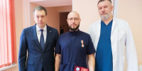 Врач из Лыткарина получил медаль «За отвагу»: героя поздравили на торжественной церемонии - Правительство Московской области