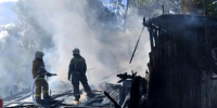 В Приморском округе пожарные боролись с огнём в деревянном доме - ГТРК Поморье