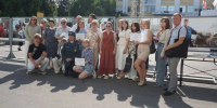 На Ленинском мосту г. Орла открылась выставка «Город — это люди» - Краеведческий музей