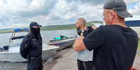 Съемочная группа регионального телеканала провела в Хакасии дежурство с экипажем катера ОМОН Росгвардии - Росгвардия