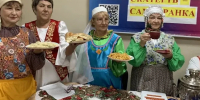 Единство за одним столом: как макушинские пенсионеры превратили сказку в реальность. - Макушинский муниципальный округ