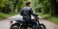 Легковушка снесла мотоциклиста в Воронежской области: байкер ранен - МОЁ! Online