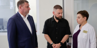 bolnica0608Александр Шуваев и Евгений Поддубный посетили модульное приёмное отделение Детской областной больницы - Мир Белогорья