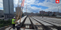 На Средней дамбе смонтировали последнюю балку на новом мосту через Егошиху - Ветта