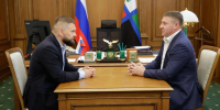 Врио главы региона Александр Шуваев провёл встречу с военным корреспондентом, почётным гражданином Белгородской области Евгением Поддубным - Belnovosti.Ru