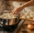 фото KONKURENT |  Один простой прием при варке пельменей делает их вкуснее: совет опытной хозяйки - Деловой еженедельник Конкурент