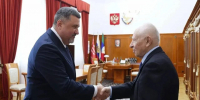 Федор Щукин поздравил с днем рождения первого президента Дагестана Муху Алиева - РИА Дагестан