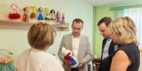 Сергей Леонов и Михаил Ковалев посетили творческий детский клуб „Электрон“ в Смоленске - ЛДПР
