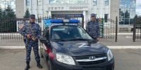 В Оренбургской области сотрудники вневедомственной охраны Росгвардии задержали агрессивного гражданина, нанесшего ножевое ранение сотруднику частной охраны - Time56.Ru