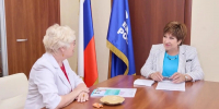 Председатель Законодательного Собрания Ольга Хохлова встретилась с руководителем АРДИ «Свет» Любовью Кац - Progorod33.Ru