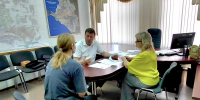 Депутат Лузинов обсудил помощь бойцам СВО с жительницей Белозерного - Югополис