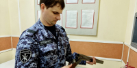 В Приморье сотрудники лицензионно-разрешительной работы рассказали о правилах хранения оружия - Росгвардия