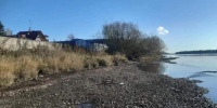 Суд обязал жителя Канского округа убрать ограждение и открыть доступ к реке - Газета Красноярский рабочий
