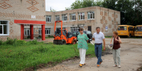 В Луговской средней школе благоустраивают территорию - Kineshemec.Ru