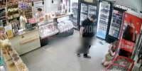 Полицейские нашли мужчину, который избил женщину в магазине в Тольятти - Волга Ньюс