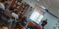 Дефицит кадров, низкие зарплаты в бюджетной сфере, убыль населения.  Александр Молотов обсудил наболевшие проблемы с жителями Новичихи - Справедливая Россия