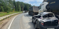 Вырезали из авто: девушку зажало в салоне после ДТП с молоковозом в Кировской области - Город Киров