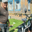 В Ярославской области жители подарили дворнику электровелосипед - Ярославский регион