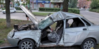 (фото) В Тольятти 20-летний парень на «Приоре» врезался в дерево - TltGorod.Ru