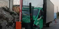Девятилетний ребенок пострадал после столкновения "Газели" с забором - DonDay-Shakhty.Ru