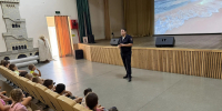 Сочинские автоинспекторы провели урок дорожной безопасности для юных участников летней площадки - Sochi24.tv