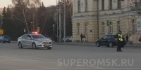Пьяный омич на машине снес инспектора ДПС - СуперОмск